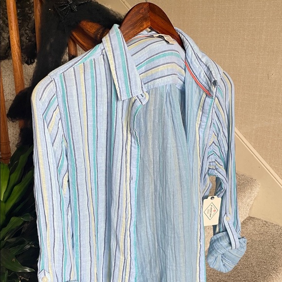 NWT St. John's Bay Gauzy Light Blue Button Down Shirt L - Picture 2 of 6